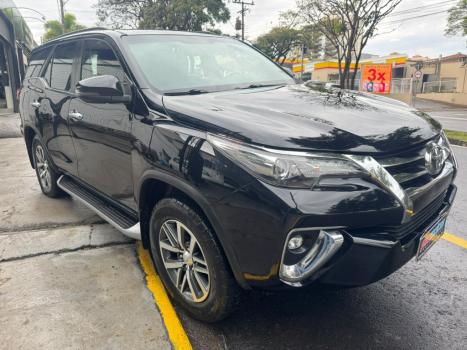 TOYOTA Hilux SW4 2.8 16V 4P SRX 4X4 7 LUGARES TURBO DIESEL AUTOMÁTICO, Foto 4