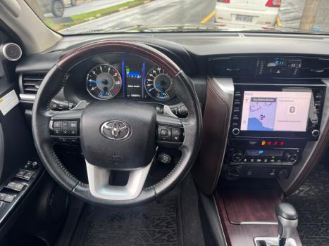 TOYOTA Hilux SW4 2.8 16V 4P SRX 4X4 7 LUGARES TURBO DIESEL AUTOMÁTICO, Foto 9