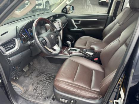 TOYOTA Hilux SW4 2.8 16V 4P SRX 4X4 7 LUGARES TURBO DIESEL AUTOMÁTICO, Foto 10