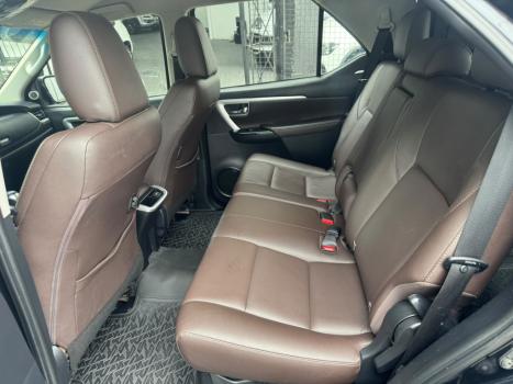 TOYOTA Hilux SW4 2.8 16V 4P SRX 4X4 7 LUGARES TURBO DIESEL AUTOMÁTICO, Foto 11