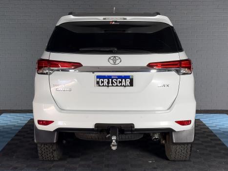TOYOTA Hilux SW4 2.8 16V 4P SRX 4X4 7 LUGARES TURBO DIESEL AUTOMÁTICO, Foto 2