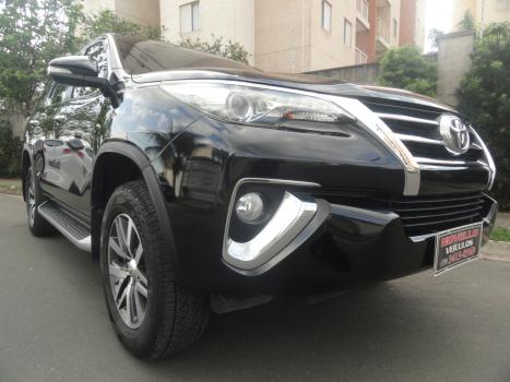 TOYOTA Hilux SW4 2.8 4P SRX 4X4 TURBO DIESEL AUTOMÁTICO, Foto 2