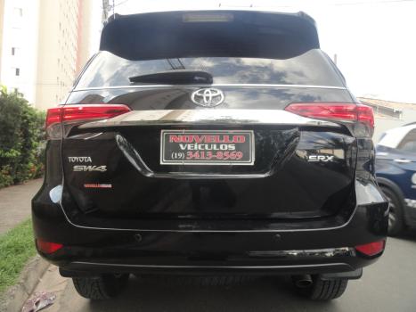 TOYOTA Hilux SW4 2.8 4P SRX 4X4 TURBO DIESEL AUTOMÁTICO, Foto 6
