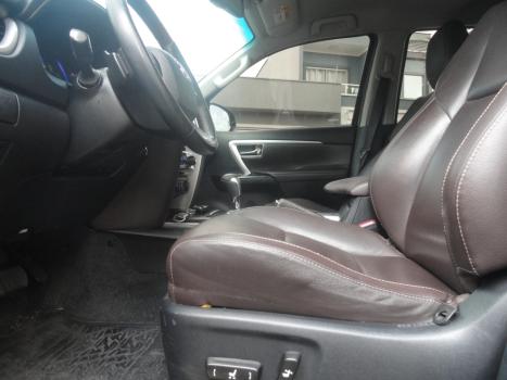 TOYOTA Hilux SW4 2.8 4P SRX 4X4 TURBO DIESEL AUTOMÁTICO, Foto 19