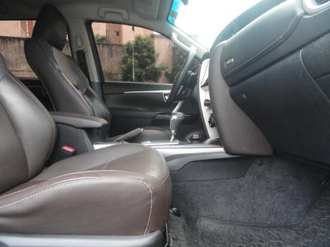 TOYOTA Hilux SW4 2.8 4P SRX 4X4 TURBO DIESEL AUTOMÁTICO, Foto 21