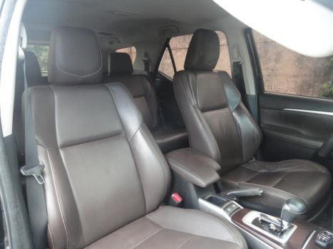 TOYOTA Hilux SW4 2.8 4P SRX 4X4 TURBO DIESEL AUTOMÁTICO, Foto 22