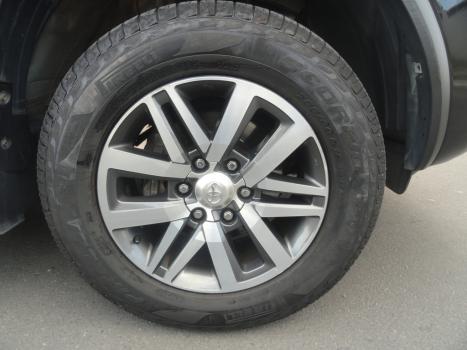 TOYOTA Hilux SW4 2.8 4P SRX 4X4 TURBO DIESEL AUTOMÁTICO, Foto 23