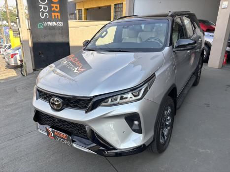TOYOTA Hilux SW4 2.8 4P SRX 4X4 DIAMOND 7 LUGARES TURBO DIESEL AUTOMÁTICO, Foto 4