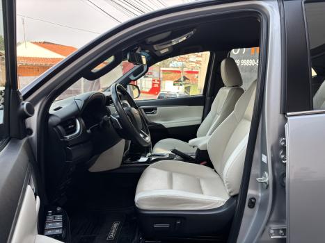 TOYOTA Hilux SW4 2.8 4P SRX 4X4 DIAMOND 7 LUGARES TURBO DIESEL AUTOMÁTICO, Foto 12