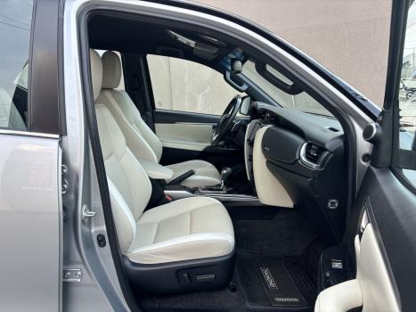 TOYOTA Hilux SW4 2.8 4P SRX 4X4 DIAMOND 7 LUGARES TURBO DIESEL AUTOMÁTICO, Foto 13