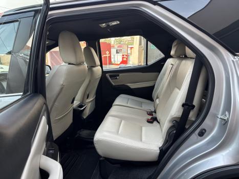 TOYOTA Hilux SW4 2.8 4P SRX 4X4 DIAMOND 7 LUGARES TURBO DIESEL AUTOMÁTICO, Foto 15