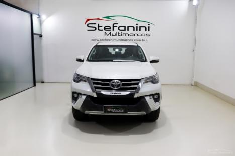 TOYOTA Hilux SW4 2.8 16V 4P SRX 4X4 7 LUGARES TURBO DIESEL AUTOMÁTICO, Foto 2