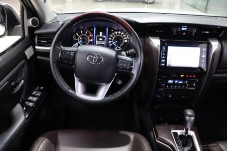 TOYOTA Hilux SW4 2.8 16V 4P SRX 4X4 7 LUGARES TURBO DIESEL AUTOMÁTICO, Foto 5