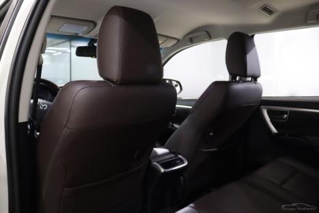 TOYOTA Hilux SW4 2.8 16V 4P SRX 4X4 7 LUGARES TURBO DIESEL AUTOMÁTICO, Foto 10