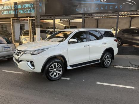 TOYOTA Hilux SW4 2.8 16V 4P SRX 4X4 7 LUGARES TURBO DIESEL AUTOMÁTICO, Foto 2