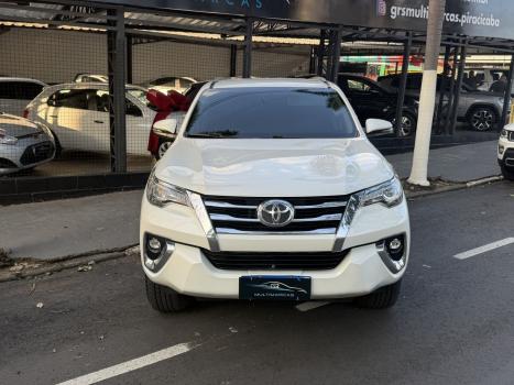 TOYOTA Hilux SW4 2.8 16V 4P SRX 4X4 7 LUGARES TURBO DIESEL AUTOMÁTICO, Foto 4
