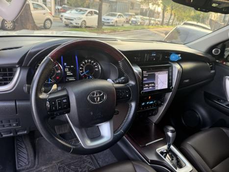 TOYOTA Hilux SW4 2.8 16V 4P SRX 4X4 7 LUGARES TURBO DIESEL AUTOMÁTICO, Foto 8