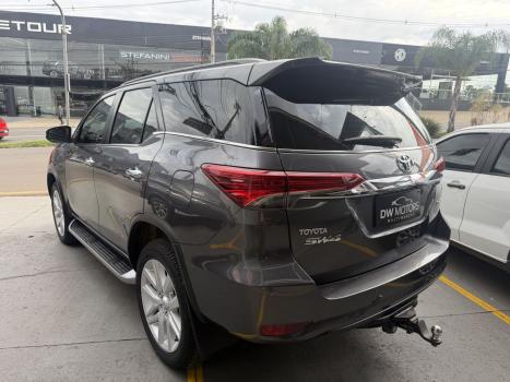 TOYOTA Hilux SW4 2.8 16V 4P SRX 4X4 7 LUGARES TURBO DIESEL AUTOMÁTICO, Foto 9
