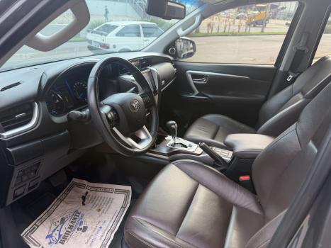 TOYOTA Hilux SW4 2.8 16V 4P SRX 4X4 7 LUGARES TURBO DIESEL AUTOMÁTICO, Foto 12