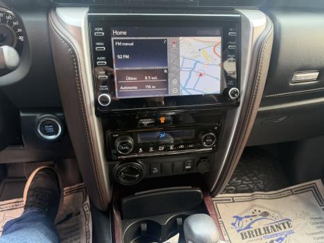TOYOTA Hilux SW4 2.8 16V 4P SRX 4X4 7 LUGARES TURBO DIESEL AUTOMÁTICO, Foto 19