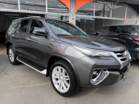 TOYOTA Hilux SW4 2.8 16V 4P SRX 4X4 7 LUGARES TURBO DIESEL AUTOMÁTICO, Foto 20