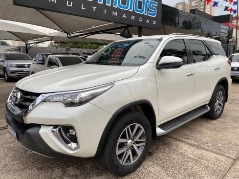 TOYOTA Hilux SW4 2.8 4P SRX 4X4 TURBO DIESEL AUTOMÁTICO, Foto 2
