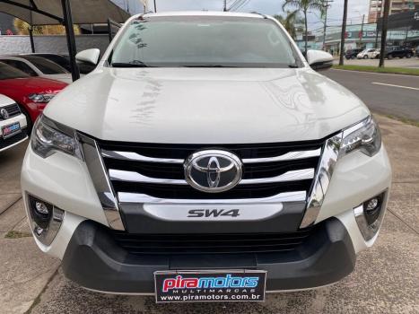 TOYOTA Hilux SW4 2.8 4P SRX 4X4 TURBO DIESEL AUTOMÁTICO, Foto 3