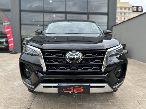 TOYOTA Hilux SW4 2.8 4P SRX 4X4 TURBO DIESEL AUTOMÁTICO, Foto 1