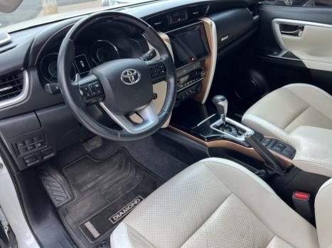 TOYOTA Hilux SW4 2.8 4P SRX 4X4 DIAMOND 7 LUGARES TURBO DIESEL AUTOMÁTICO, Foto 9