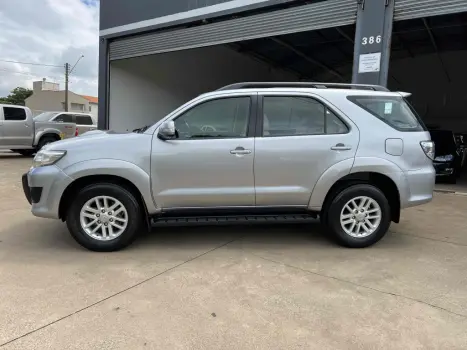 TOYOTA Hilux SW4 3.0 16V 4P SRV 4X4 TURBO DIESEL AUTOMÁTICO, Foto 8 TOYOTA Hilux SW4 3.0 16V 4P SRV 4X4 TURBO DIESEL AUTOMÁTICO, Foto 8