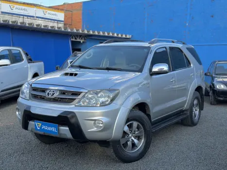 TOYOTA Hilux SW4 3.0 16V 4P SRV 4X4 TURBO DIESEL AUTOMTICO, Foto 2