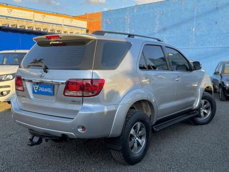 TOYOTA Hilux SW4 3.0 16V 4P SRV 4X4 TURBO DIESEL AUTOMTICO, Foto 3