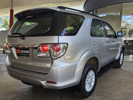 TOYOTA Hilux SW4 3.0 16V 4P SRV 4X4 TURBO DIESEL AUTOMTICO, Foto 7