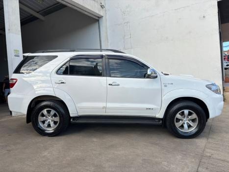 TOYOTA Hilux SW4 3.0 16V 4P SRV 4X4 7 LUGARES TURBO DIESEL AUTOMTICO, Foto 5