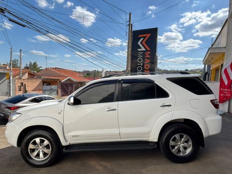 TOYOTA Hilux SW4 3.0 16V 4P SRV 4X4 7 LUGARES TURBO DIESEL AUTOMTICO, Foto 6