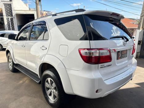 TOYOTA Hilux SW4 3.0 16V 4P SRV 4X4 7 LUGARES TURBO DIESEL AUTOMTICO, Foto 7