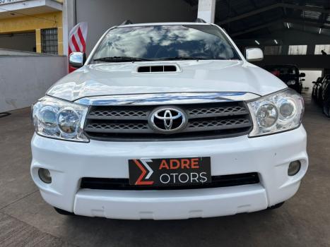 TOYOTA Hilux SW4 3.0 16V 4P SRV 4X4 7 LUGARES TURBO DIESEL AUTOMTICO, Foto 9