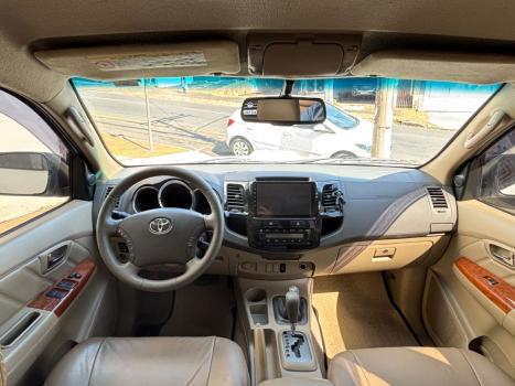 TOYOTA Hilux SW4 3.0 16V 4P SRV 4X4 7 LUGARES TURBO DIESEL AUTOMTICO, Foto 14