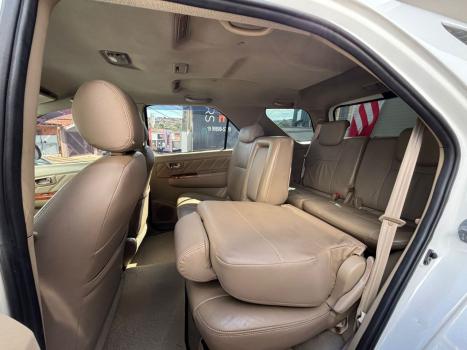 TOYOTA Hilux SW4 3.0 16V 4P SRV 4X4 7 LUGARES TURBO DIESEL AUTOMTICO, Foto 18