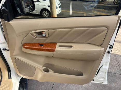 TOYOTA Hilux SW4 3.0 16V 4P SRV 4X4 7 LUGARES TURBO DIESEL AUTOMTICO, Foto 19
