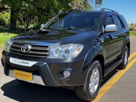 TOYOTA Hilux SW4 3.0 16V 4P SRV 4X4 7 LUGARES TURBO DIESEL AUTOMTICO, Foto 2
