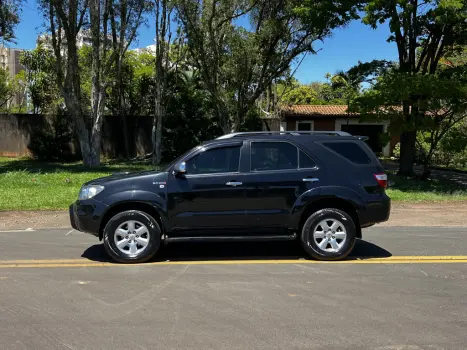TOYOTA Hilux SW4 3.0 16V 4P SRV 4X4 7 LUGARES TURBO DIESEL AUTOMTICO, Foto 5