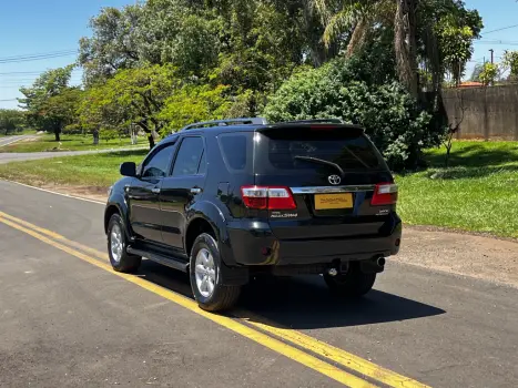 TOYOTA Hilux SW4 3.0 16V 4P SRV 4X4 7 LUGARES TURBO DIESEL AUTOMTICO, Foto 7