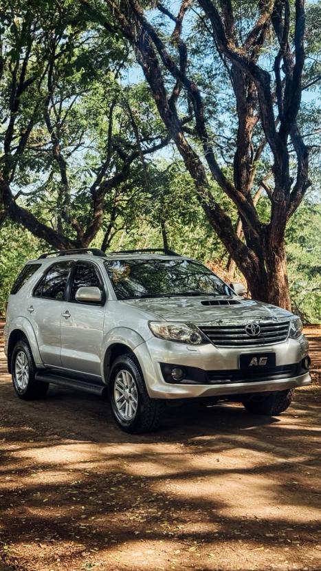 TOYOTA Hilux SW4 3.0 V6 12V 4P SRV 4X4 TURBO DIESEL AUTOMTICO, Foto 3