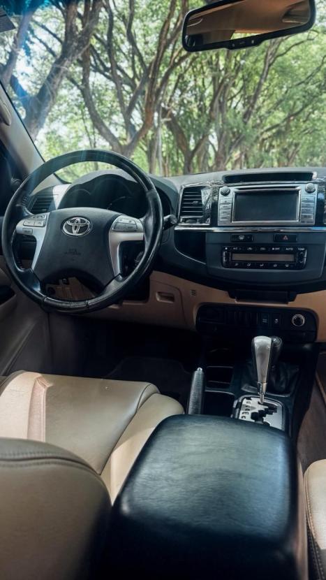 TOYOTA Hilux SW4 3.0 V6 12V 4P SRV 4X4 TURBO DIESEL AUTOMTICO, Foto 8