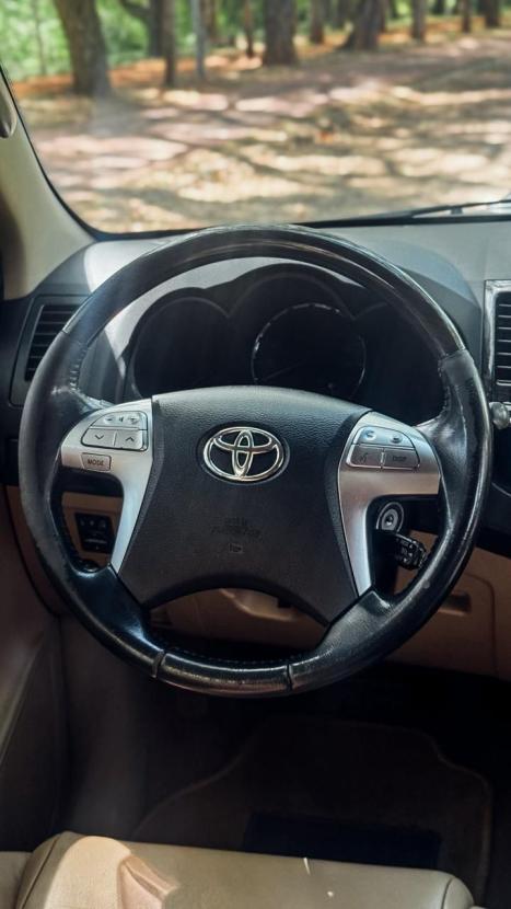 TOYOTA Hilux SW4 3.0 V6 12V 4P SRV 4X4 TURBO DIESEL AUTOMTICO, Foto 9
