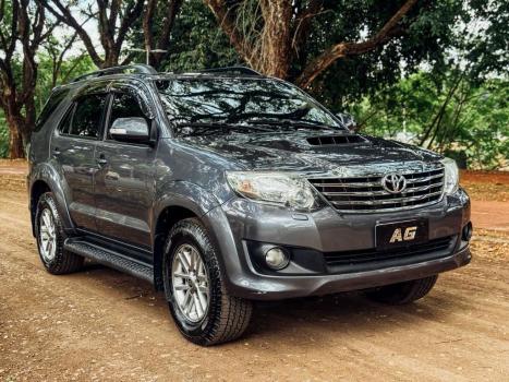 TOYOTA Hilux SW4 3.0 16V 4P SRV 4X4 7 LUGARES TURBO DIESEL AUTOMTICO, Foto 1