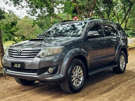 TOYOTA Hilux SW4 3.0 16V 4P SRV 4X4 7 LUGARES TURBO DIESEL AUTOMTICO, Foto 2