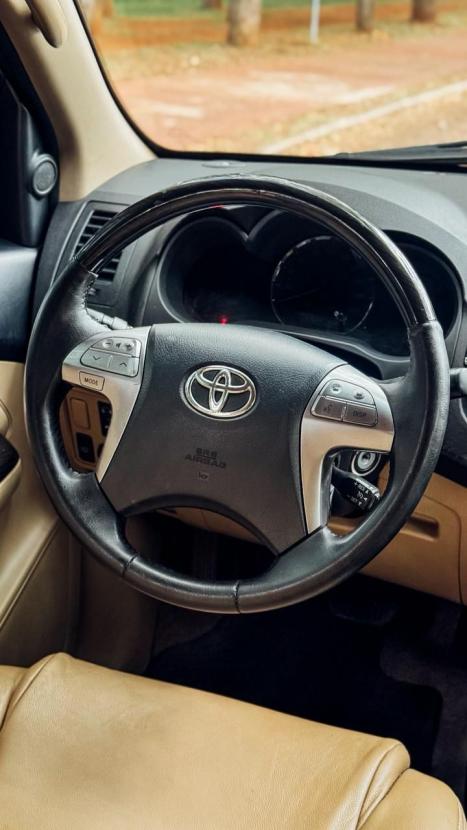 TOYOTA Hilux SW4 3.0 16V 4P SRV 4X4 7 LUGARES TURBO DIESEL AUTOMTICO, Foto 7