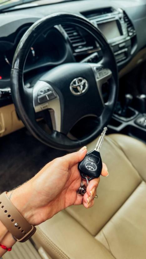 TOYOTA Hilux SW4 3.0 16V 4P SRV 4X4 7 LUGARES TURBO DIESEL AUTOMTICO, Foto 11